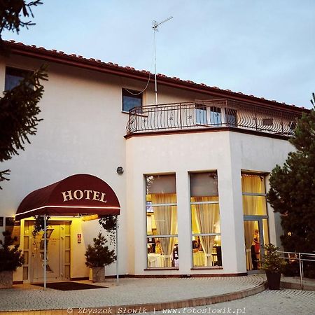 Orion Hotel Parczew エクステリア 写真