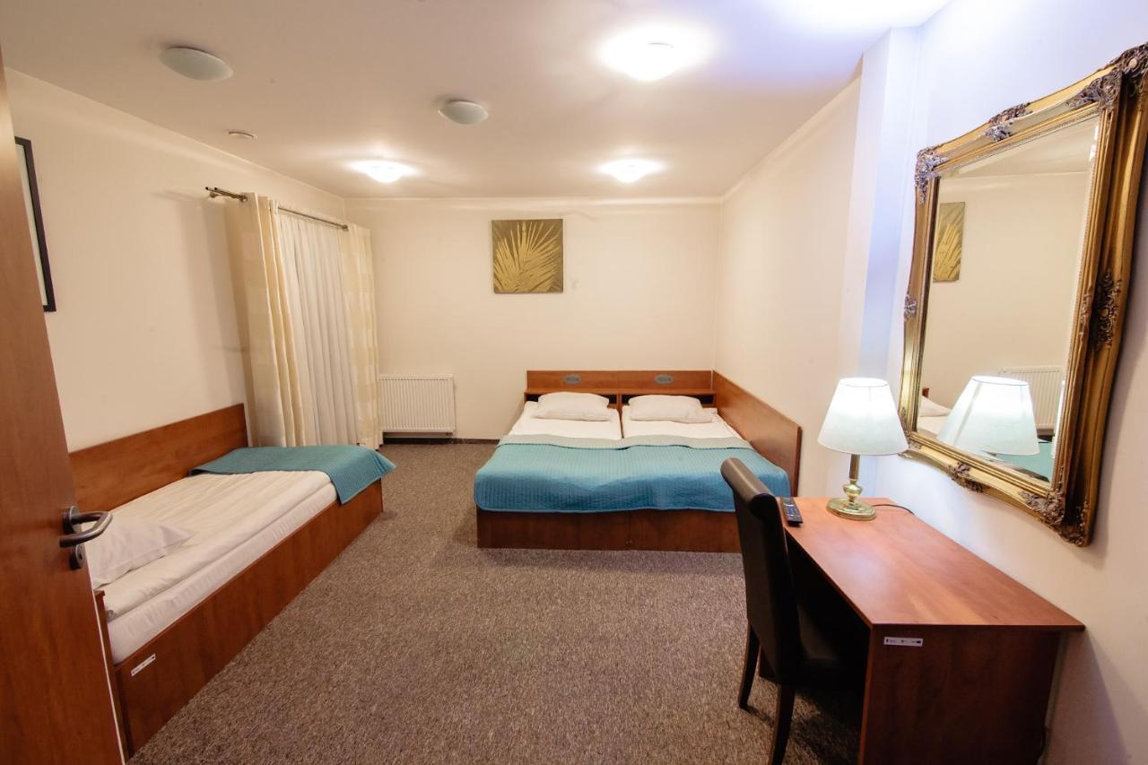 Orion Hotel Parczew エクステリア 写真
