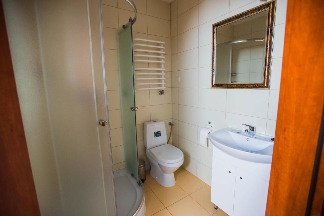Orion Hotel Parczew エクステリア 写真