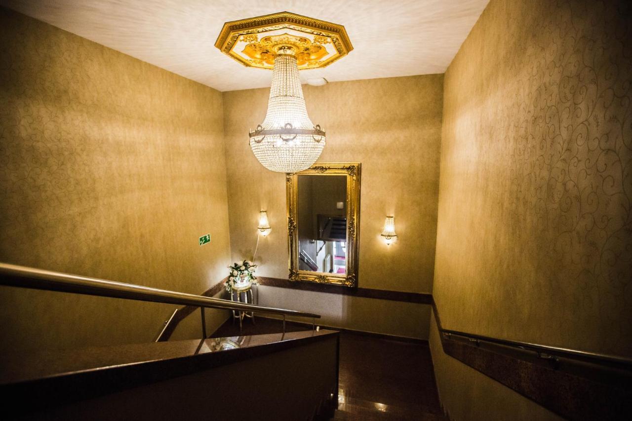Orion Hotel Parczew エクステリア 写真