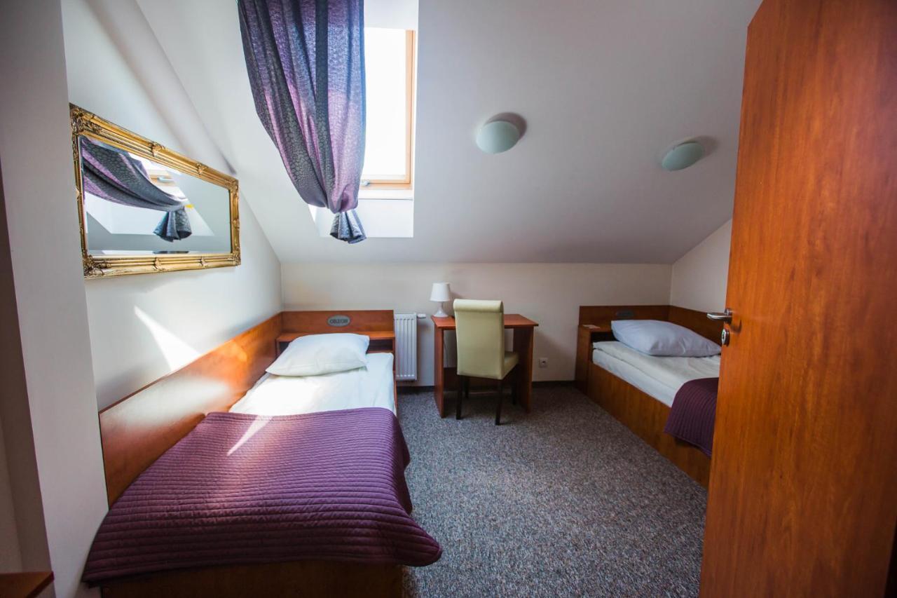 Orion Hotel Parczew エクステリア 写真